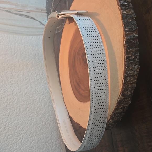 PGA TOUR Mens White Leather Silver Buckle Perforated Adjustable Golf Belt Sz 36 - Picture 6 of 10